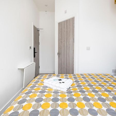 Victorian Beauty With Private Toilet And Shower Near Tube Station 런던 외부 사진