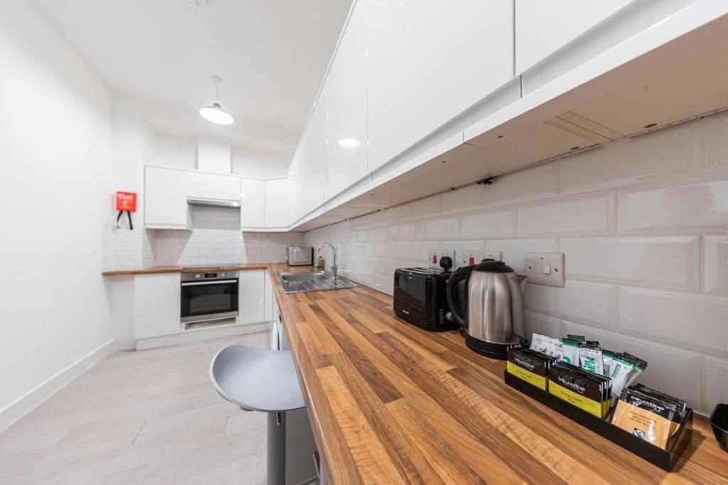 Victorian Beauty With Private Toilet And Shower Near Tube Station 런던 외부 사진