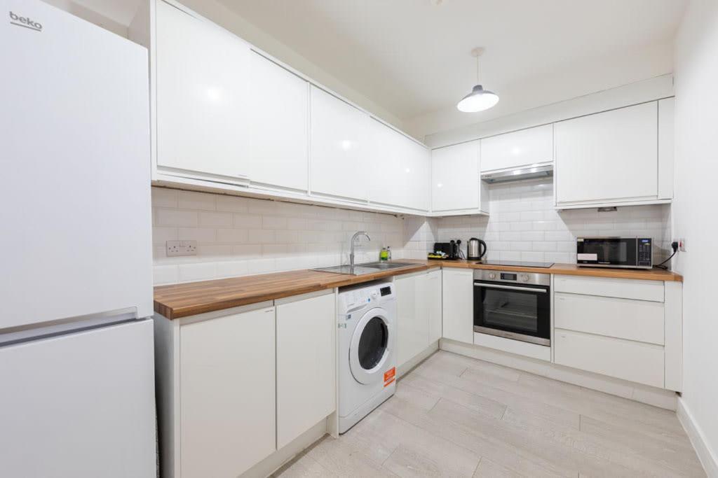 Victorian Beauty With Private Toilet And Shower Near Tube Station 런던 외부 사진