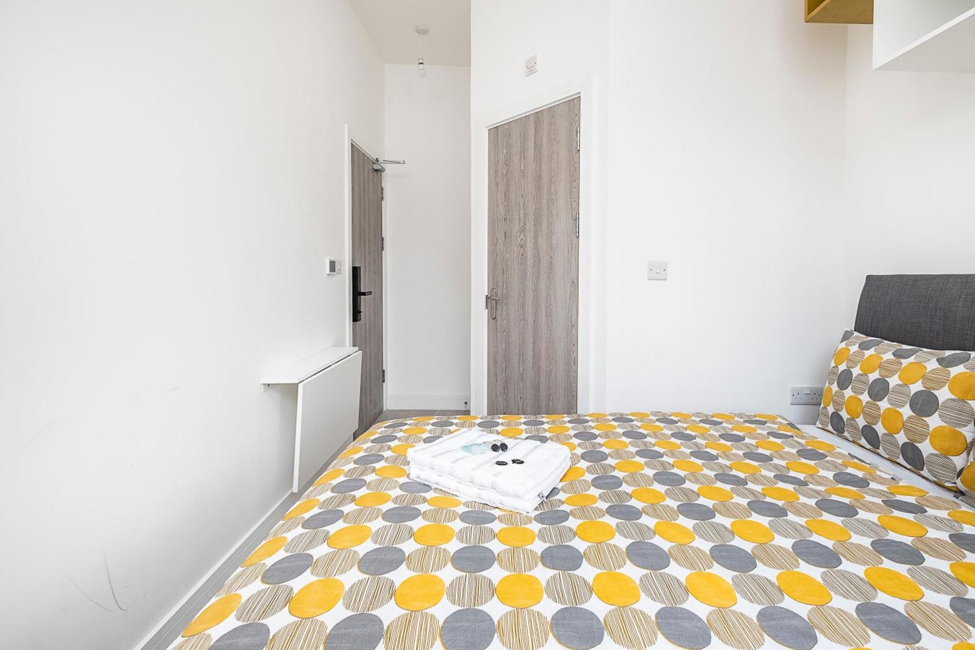 Victorian Beauty With Private Toilet And Shower Near Tube Station 런던 외부 사진